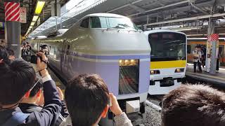 E351系量産先行車 長モトS21編成+S1編成 特急スーパーあずさ19号 新宿発車