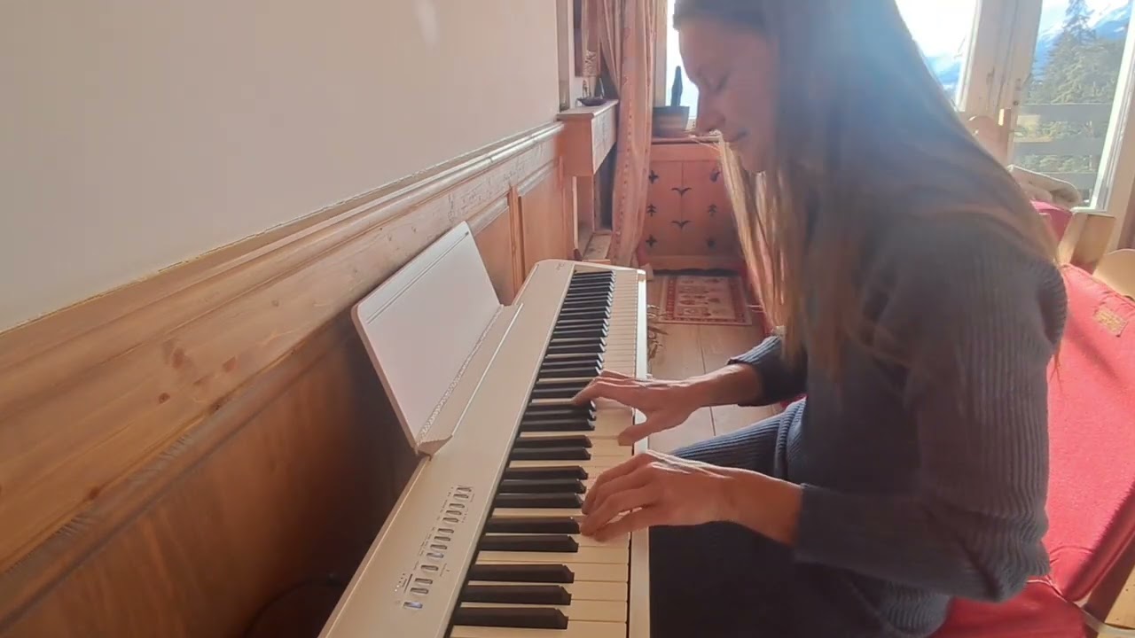 Moltrena : Stop. Listen to the Life. Feel. Ep #1 Piano improvisation