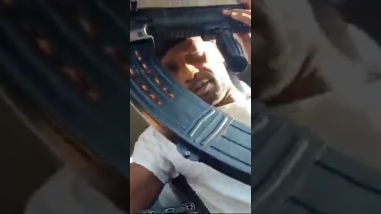 CHARLESTON WHITE SHOWS THE HARDEST GUN IN AMERICA! 12 GAUGE BANANA 🍌 CLIP