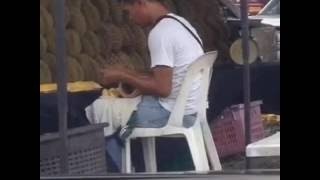 Spit Saliva to Durian Pieces for Packing 20160519