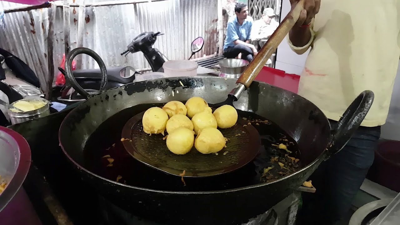 Vaishali Vada Pav , Surti Manchurian Rise , Varachha mini bazar Ragda Samosa | Indian Street food | Tasty Street Food