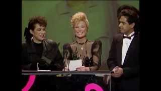 Reba McEntire Wins Country Female Video - AMA 1987