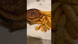 Mushroom Swiss patty melt😋 #pattymelt #mushroomswissburger #dinnerideas   #whataburger