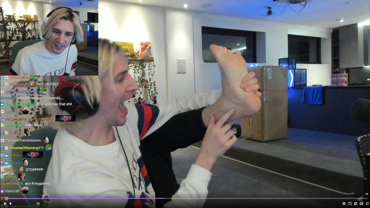xQc reacts to himself getting a Foot cramp YouTube