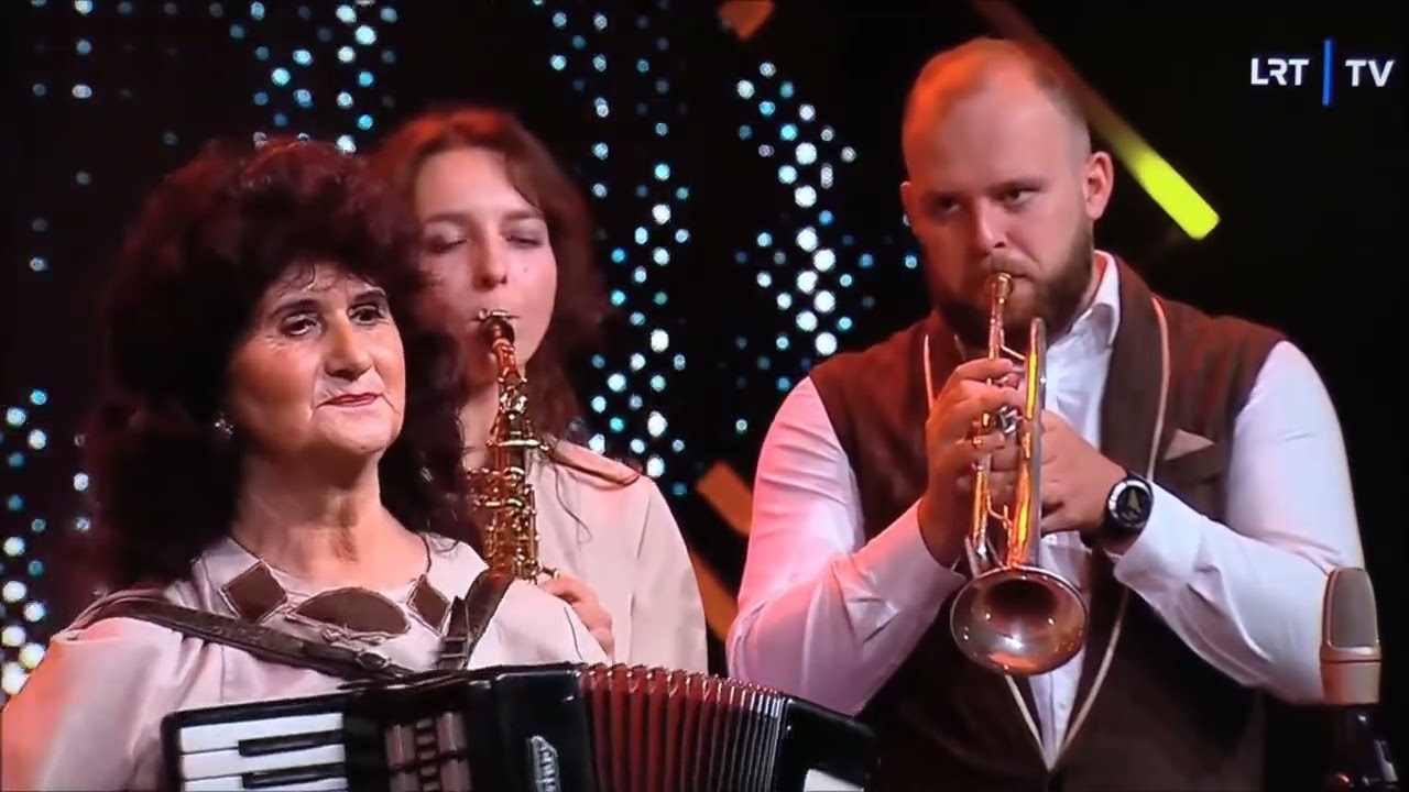 „Aš menu tėviškėlę“. Kapela „Giminės“ Kalvarija, vadovė Alė Zavistauskienė.