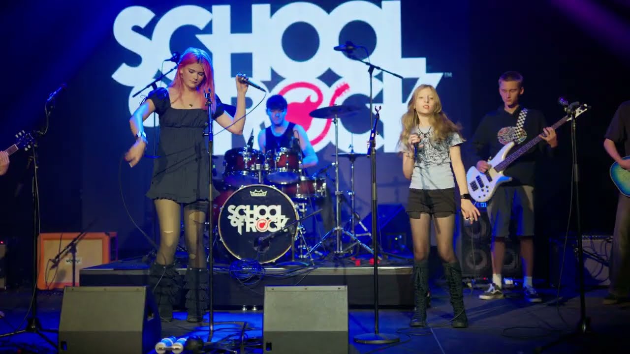 Hypnotize - System Of A Down Cover | Giulia live at Walter Studios (School of Rock)