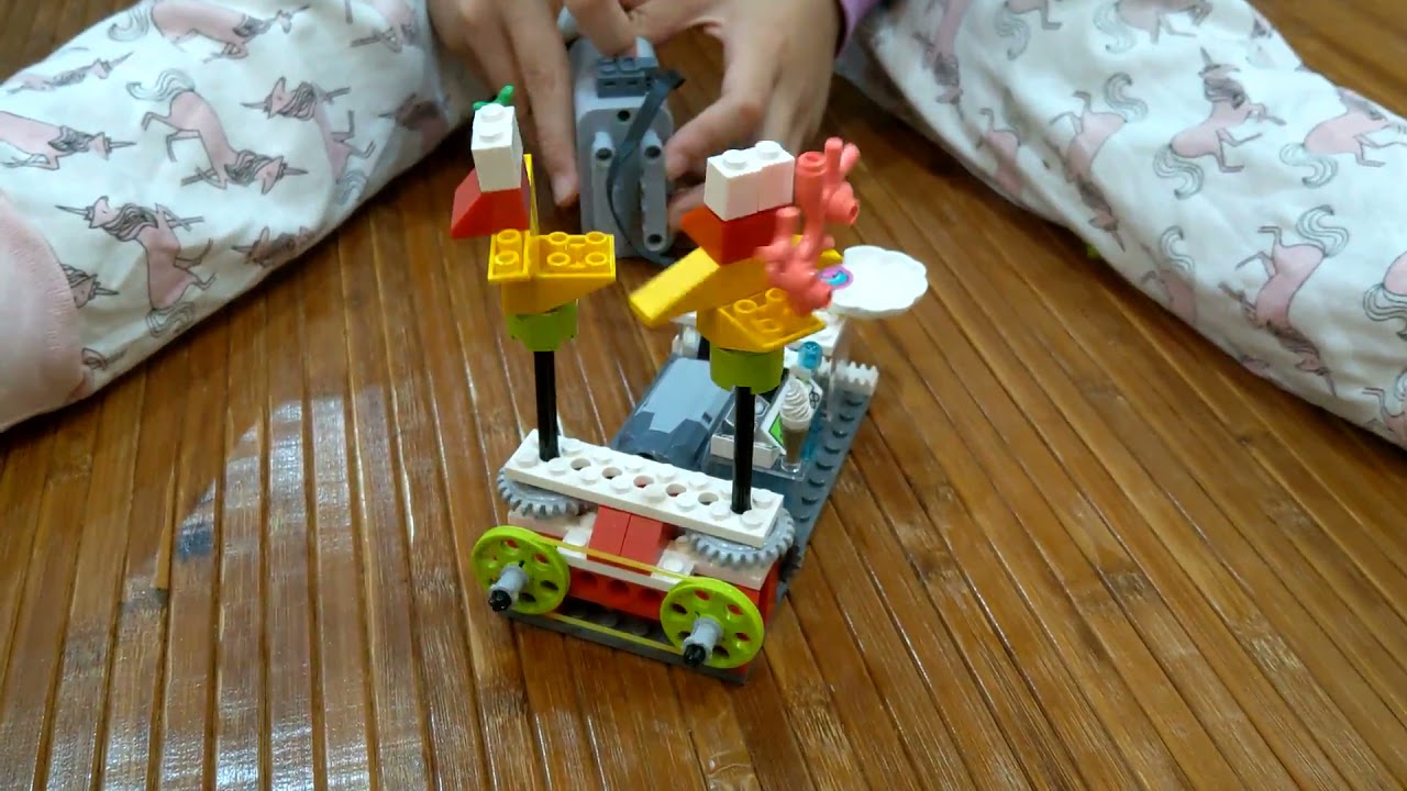 用電動積木玩出60種有趣的動力組合 - 作品06跳舞的小鳥