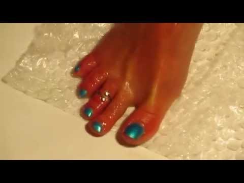 Oily Toes and Bubble Wrap