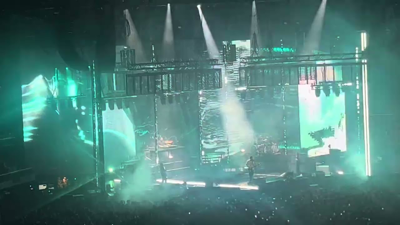 Deftones - “Digital Bath” live at The Kia Forum in Inglewood, California 