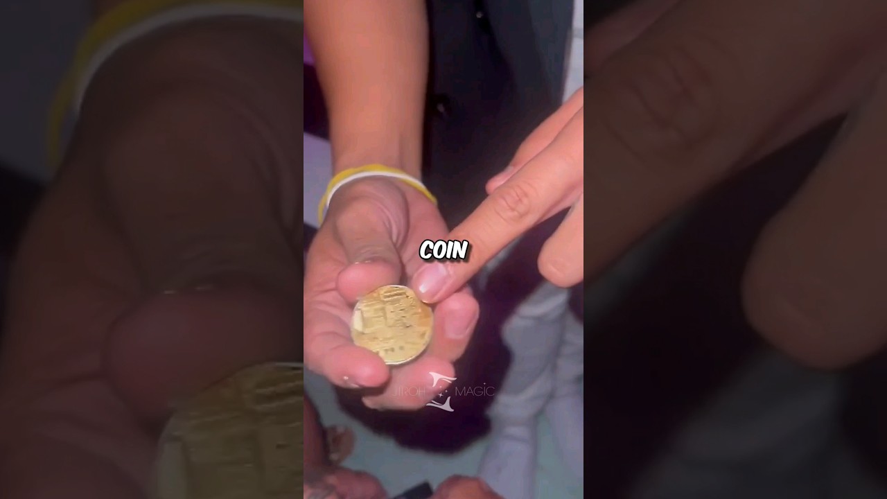 Have you seen the magician's assistant? 👋🏽