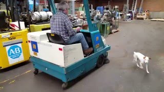 TENNANT 235E ELECTRIC Floor Sweeper