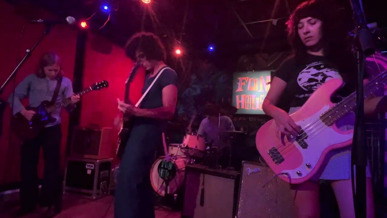 Mod Lang. “Cry Baby”. Fun House, Madrid - YouTube
