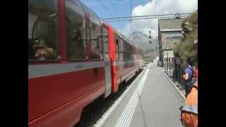 Ospizio Bernina - trenino rosso in transito