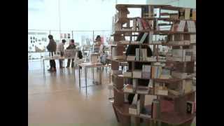 Video thumbnail of "Momus: Bibliotek"