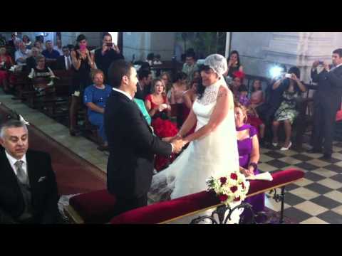 la novia sorprende al novio en el altar cantandole (xiko y natalia)