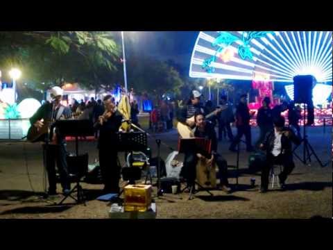 威克樂團+爪哥 in 台中燈會：茫茫到深更，阿威主唱