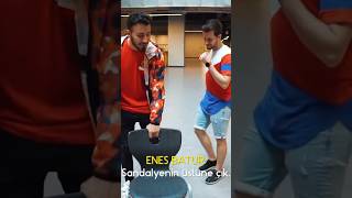 Enes Batur Alper Rendeyi Sakatlıyor