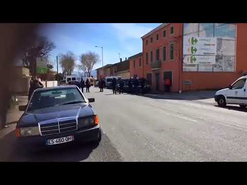 საფრანგეთში შეიარაღებულმა პირმა მძევლები აიყვანა