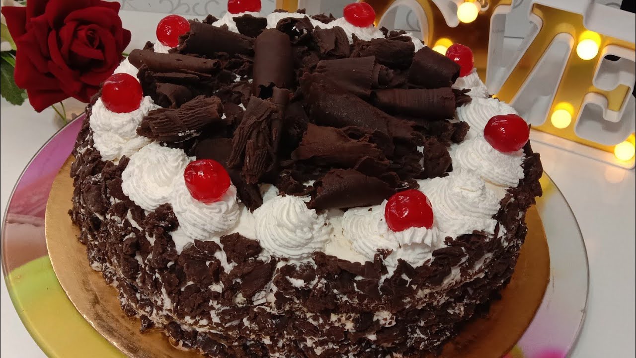 فوري نوار او الغابة السوداء حضريها بعينيك مغمضين،كتبقا من ارقى والد الحلويات, forêt noire