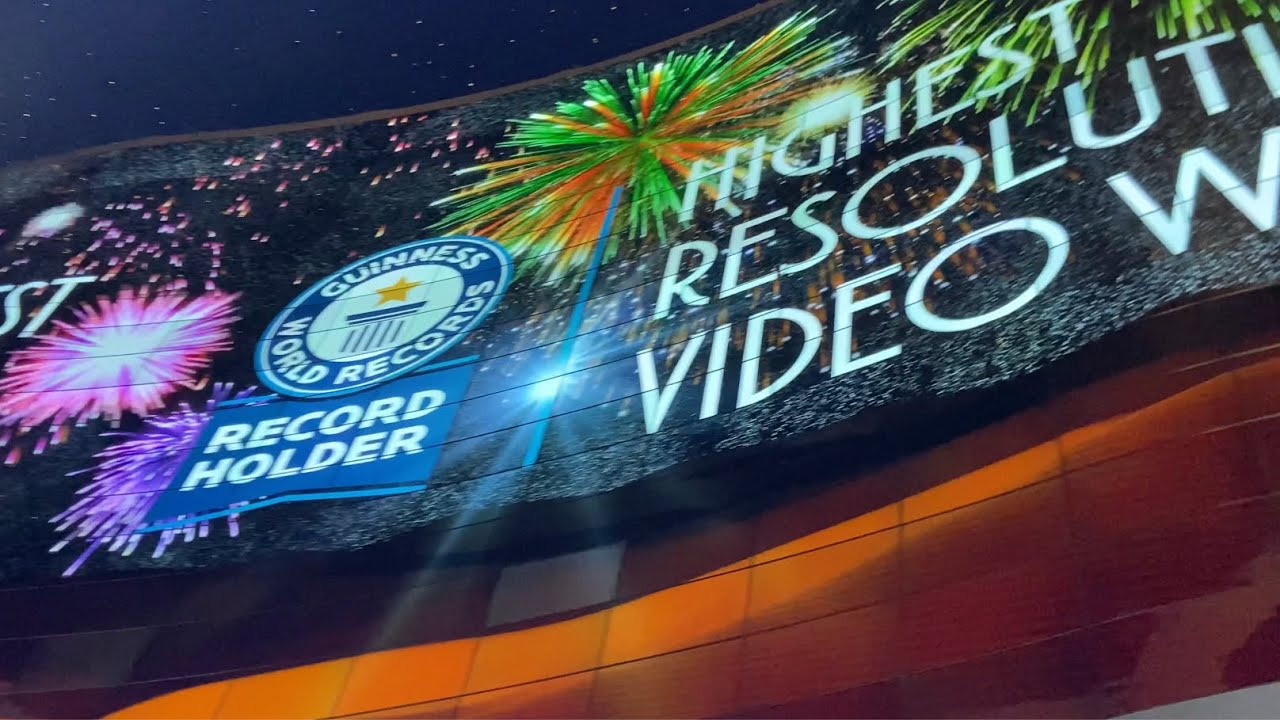 Dubai mall | world highest resolution video wall screen | దుబాయ్ | The Explorer 🧭 🌍 