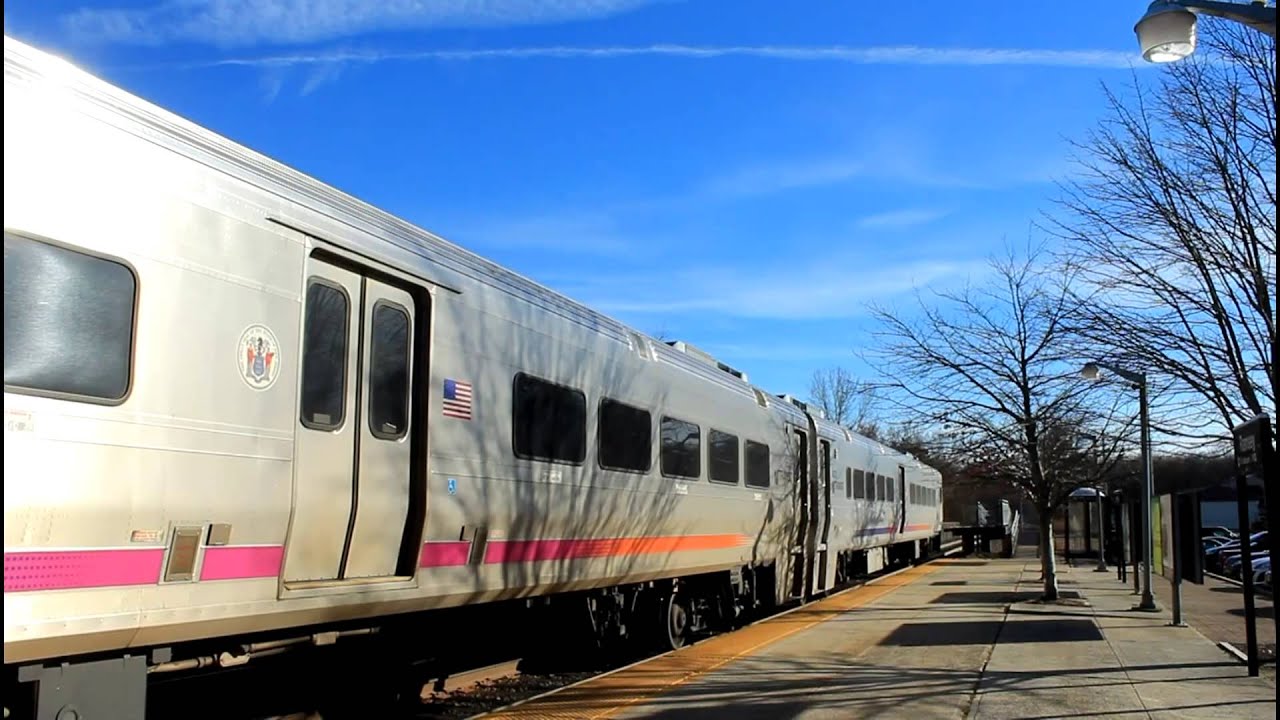 NJ Transit WOH Southbound Train at Ramsey (Main St) RR [ALP45] YouTube