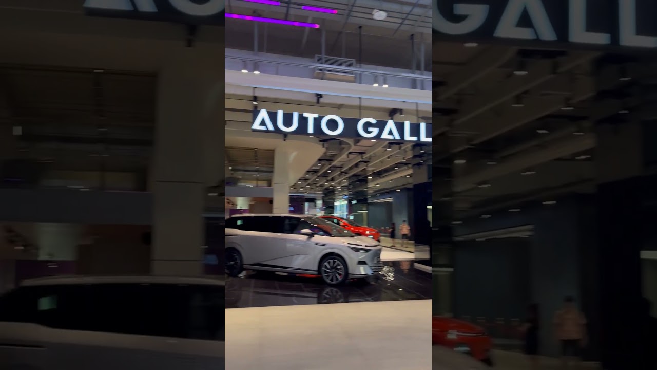 Auto Gallery in Mall in Bangkok 😳 