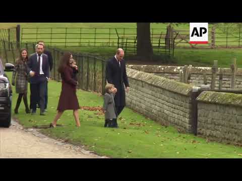 Video: De Geschenken Van Prins Harry Aan Prins George En Prinses Charlotte Waren Klassieke Oom