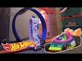 БЫСТРАЯ ПОЕЗДКА ПО КАРТОННОМУ ДОМИКУ HOT WHEELS | Hot Wheels неограниченные | Hot Wheels Россия 3+