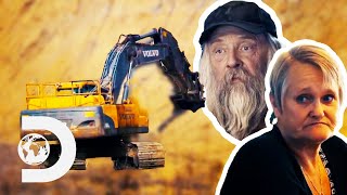 Tony Beet Gambles On 30 Year Old Pay Dirt To Save His Season! | Gold Rush