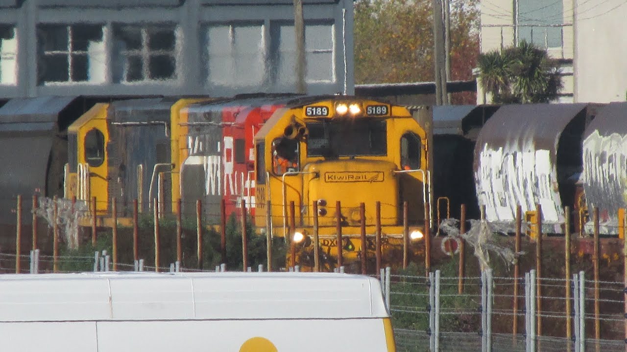 Kiwirail Freight Passing Christchurch/TranzAlpine Train Station - DX ...