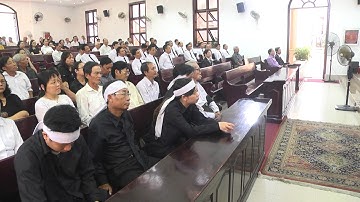 MỤC SƯ NGUYỄN XUÂN SANH CỬ HÀNH NGHI THỨC LỄ TANG BÀ TRƯƠNG VĂN ĐỨC TẠI HTTL ĐÀ NẴNG 24-05-2017