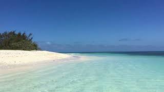 Clear Water Beach View || Ultra HD 4K || Clear water , Blue Sky || No Copyright screenshot 5