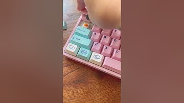 Unboxing this Macintosh Keycap. A mini keeb for my keeb!