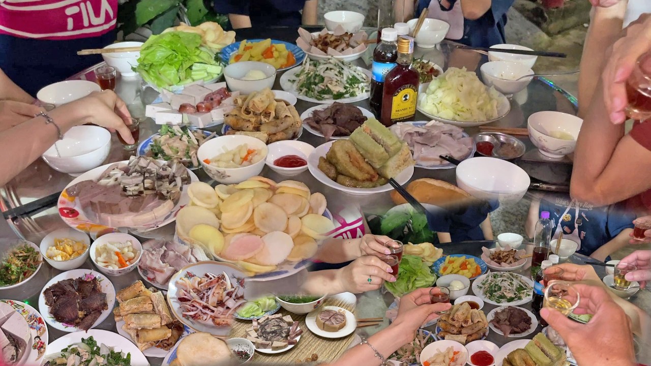 Chính thức hết tết tiệc tân niên xóm đơn giản ấm tình người