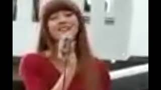 Dia :Anzi. lagu yang indah ini di cover oleh Puput