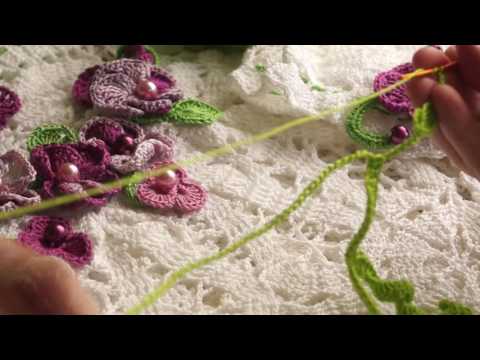 Как украсить вязаное крючком детское платье