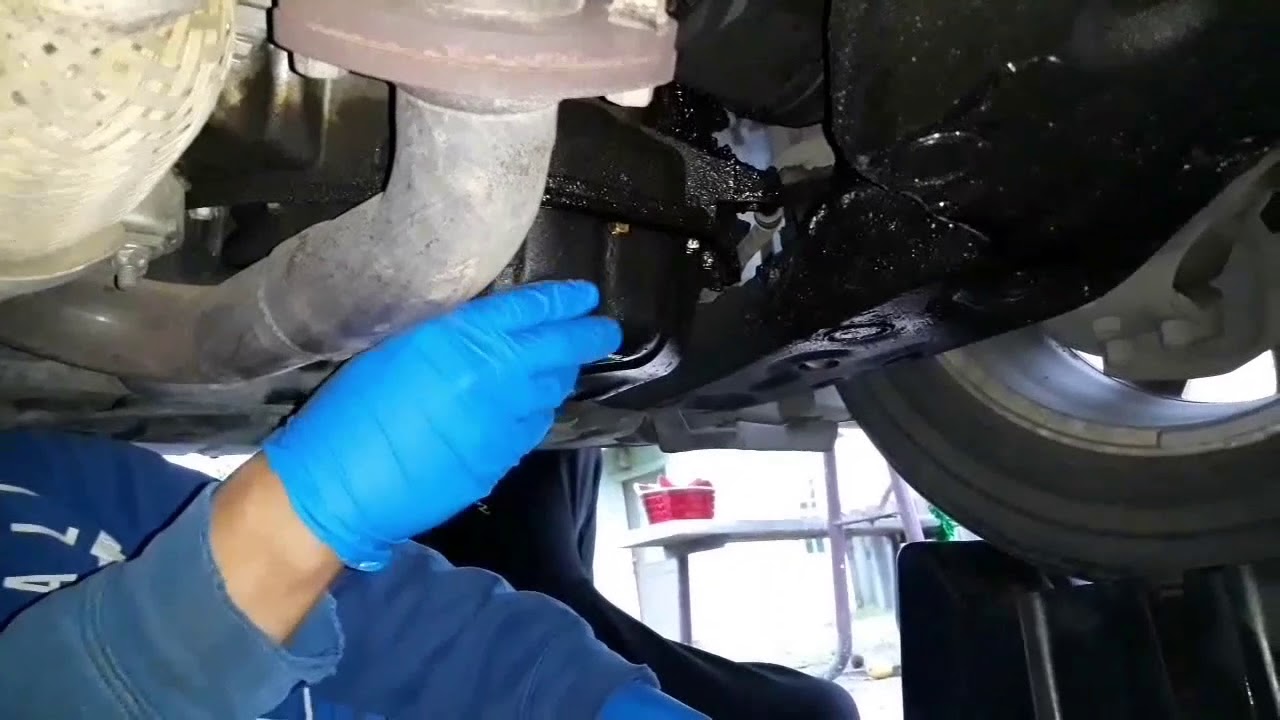 Como cambiar aceite de un Lexus es 350 how change lexus oil is 350