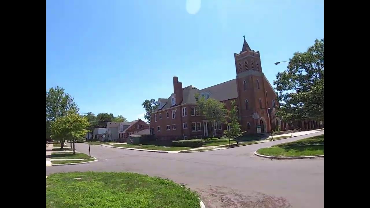 Driving in Wyandotte - Michigan - Biddle Avenue - Henry Ford Hospital