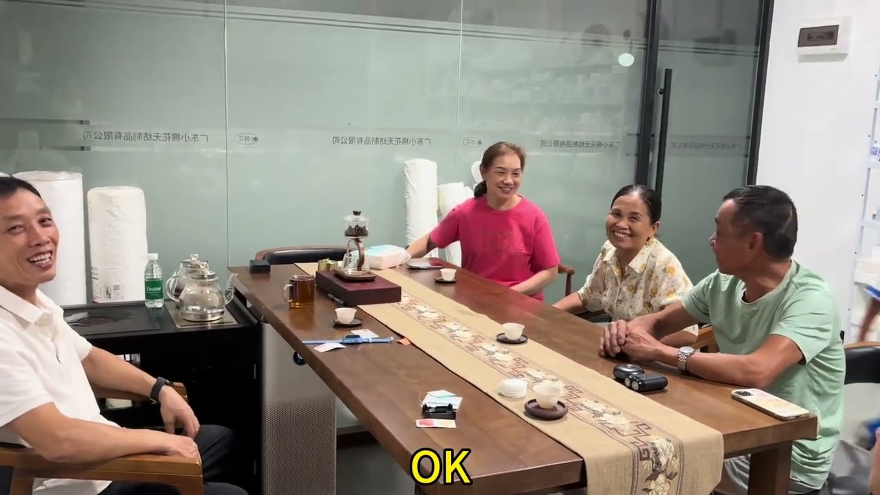 越南父母和中国公婆两边亲家见面如何沟通？看看他们聊了些什么