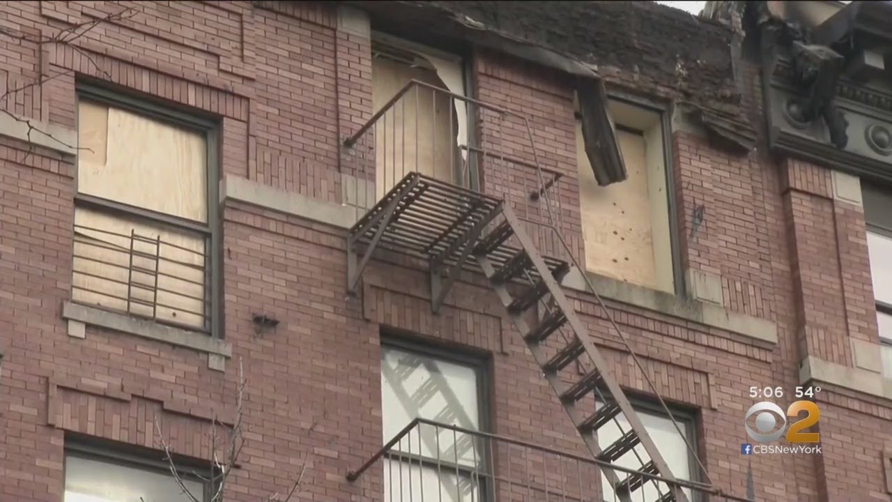 12 Families Displaced By Bronx Apartment Building Fire - YouTube