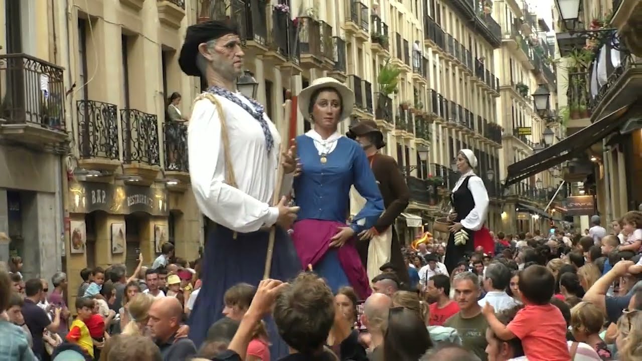 Gigantes y Cabezudos por la Parte Vieja y por el Boulevard I Donostiako Aste Nagusia - Semana Grande
