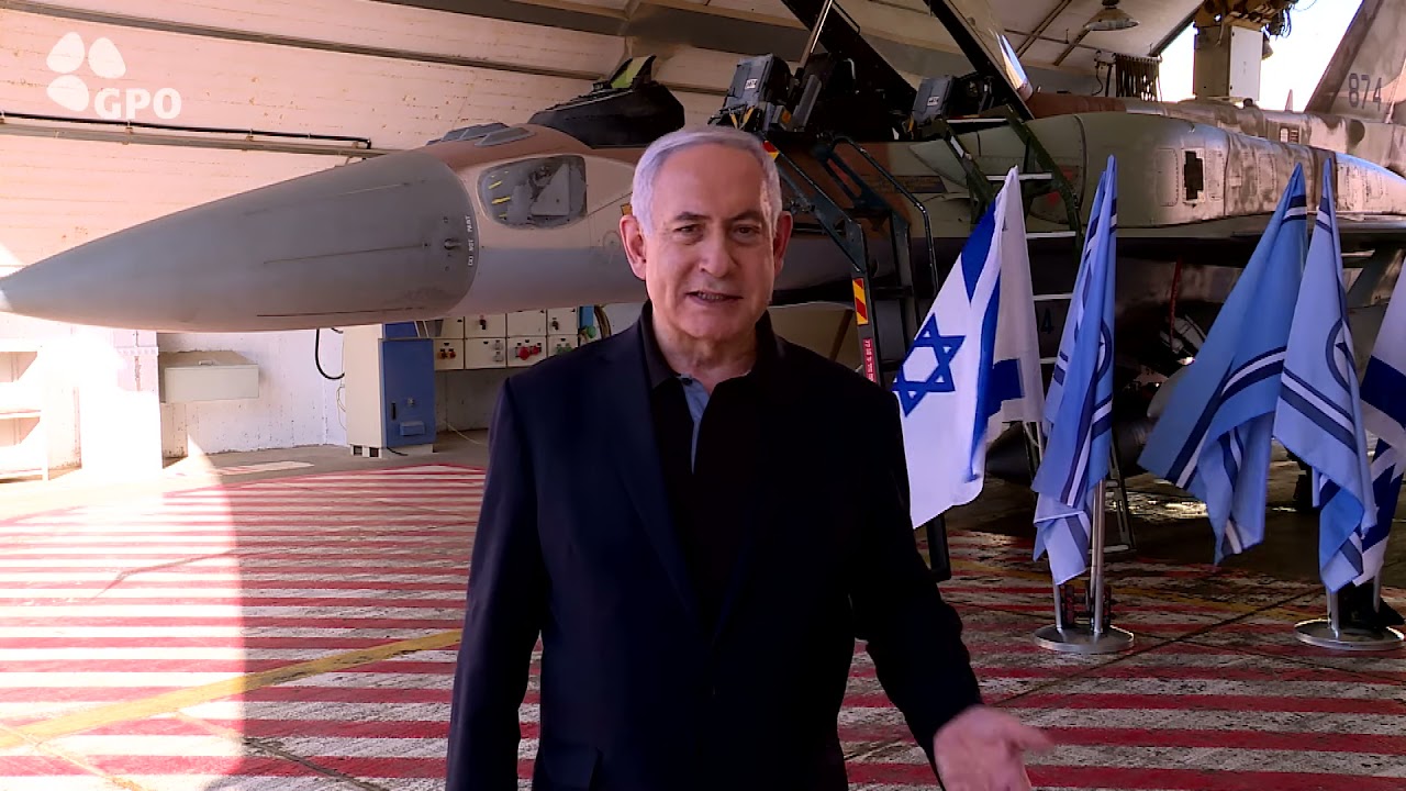 ראש הממשלה בנימין נתניהו בהערכת מצב בפיקוד הדרום וסיור בבסיס חיל האוויר בחצרים