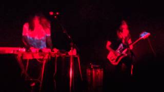 Moon Duo - I Can See - St Ouen - Live @ Mains D&#39;oeuvres 25/10/2012