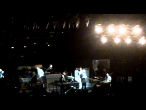LCD Soundsystem - Dance Yrself Clean (Live at Madison Square Gardens)