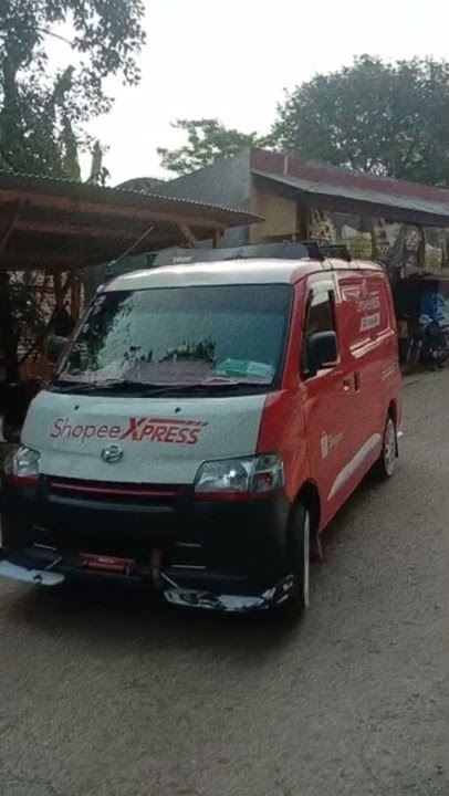 KURIR SHOPEE EXPRESS YANG BAIK,MOBIL NYA GANTENG GA ADA OBATT🍁