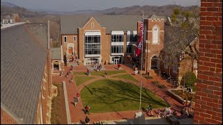 Baylor Virtual Tour with alums Kristopher Kennedy '19 and Elizabeth Culp '19