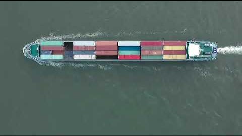 How A Container Ship Secures Containers? TOUR OF A CONTAINER SHIP. #worlds largest container ship.