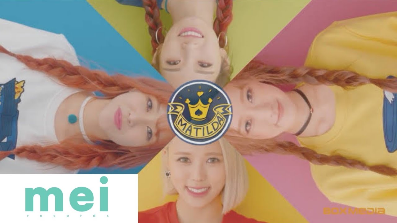 ダナ「Macarena」の公式動画サムネイル