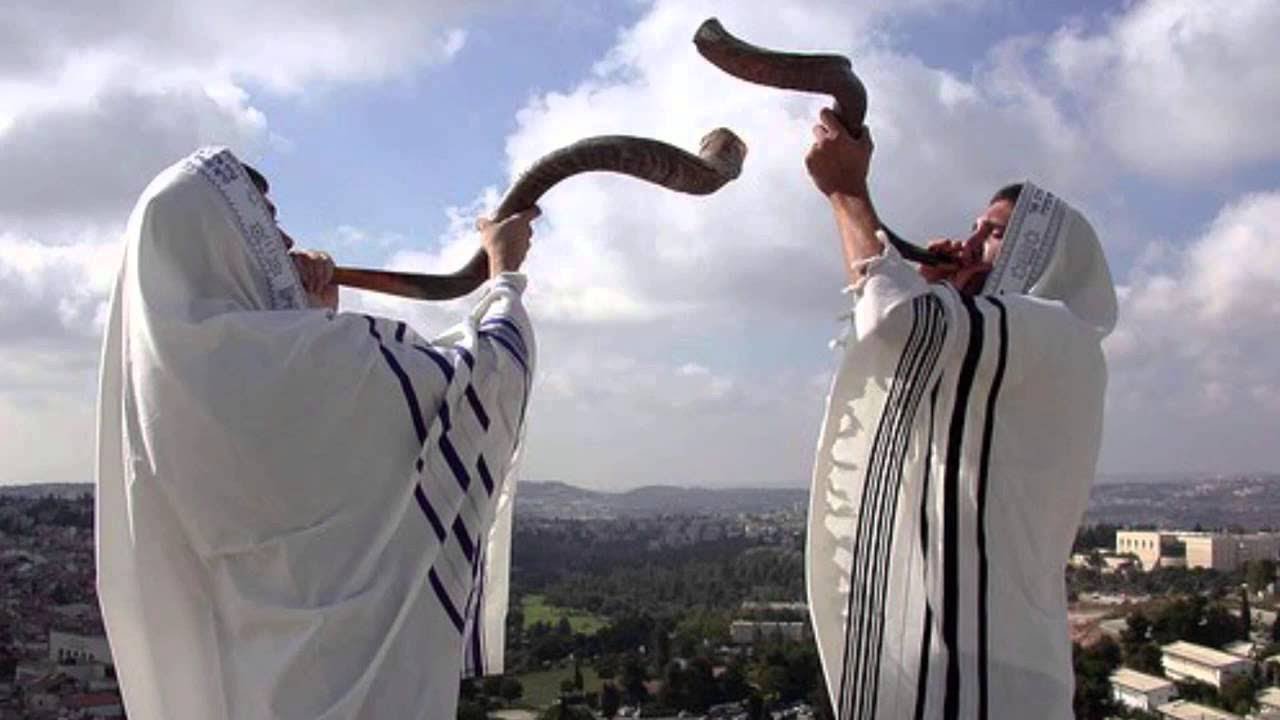 Coming In The Clouds... Rapture... End... (Matthew 24:29-31) - YouTube