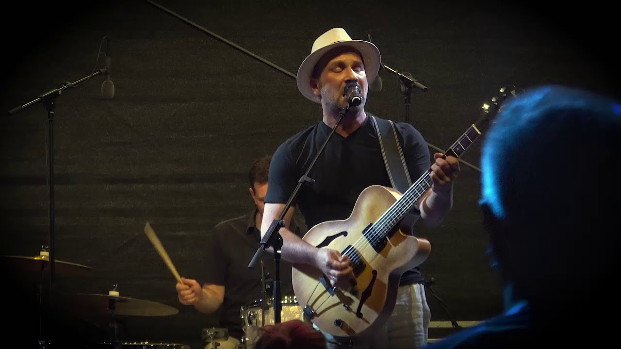 Besidos - Muhabbet Bagina (Live 2018)